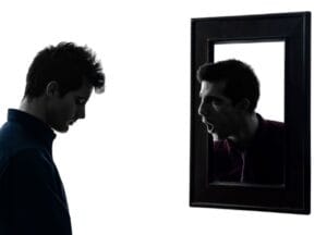 Leia mais sobre o artigo Esquizofrenia dá direito a benefícios do INSS? Saiba quais auxílios solicitar, documentos médicos necessários e como recorrer com apoio jurídico